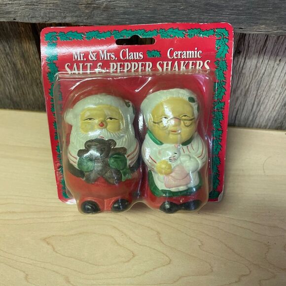 Vintage Mr And Mrs Santa Clause Ceramic Salt & Pepper Shakers RARE Christmas NIP - Picture 3 of 3